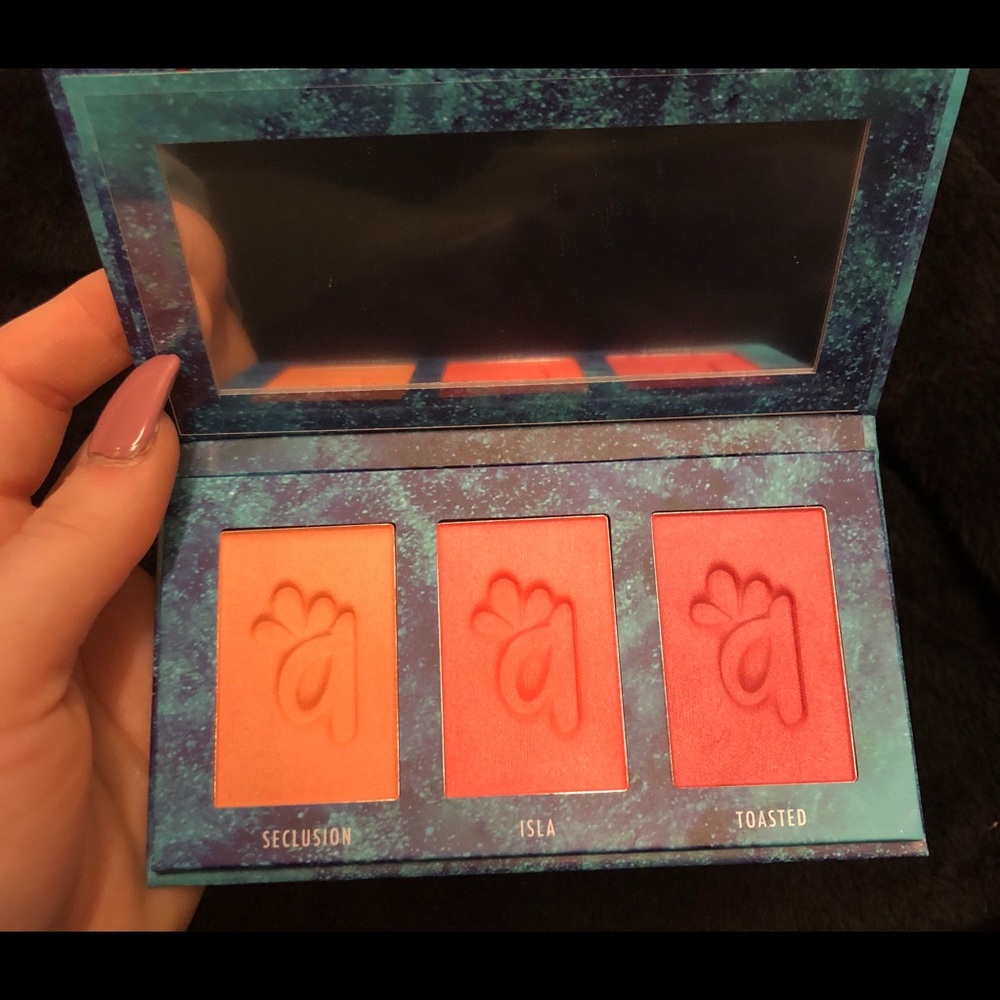 FINAL PRICE 💕 Alamar blush trio in medium